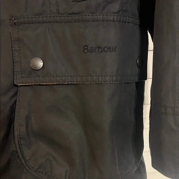 Barbour Women’s Classic Beadnell Wax Jacket - Picture 2 of 4